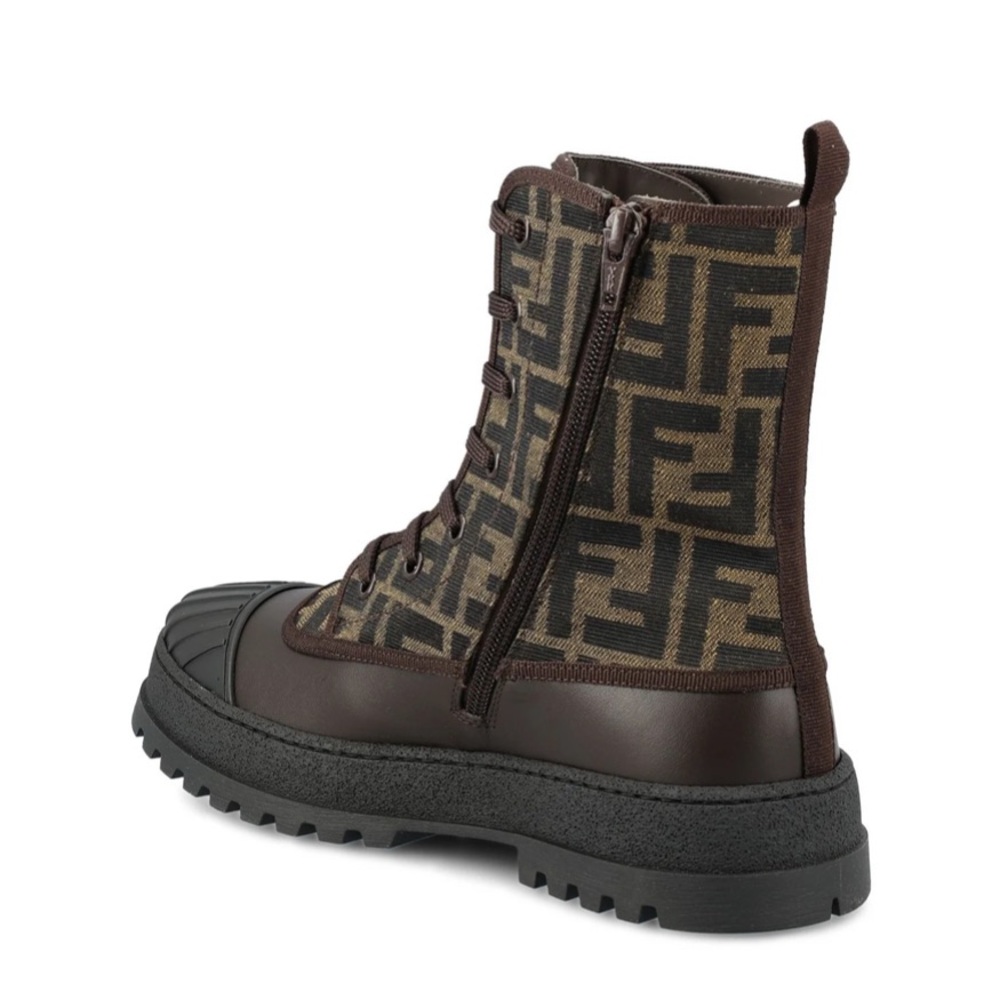 BRAND NEW SIZE 35